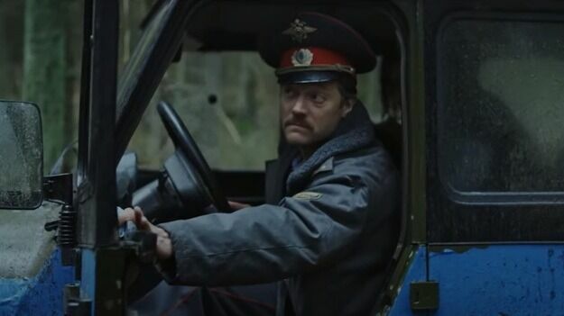 Капитана полиции Козлова играет  Александр Доронин