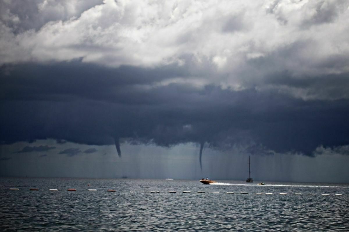 On the coast of Sochi, there is a danger of the formation of tornadoes