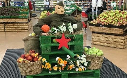 Photo of the day: militaristic frenzy has penetrated into supermarkets