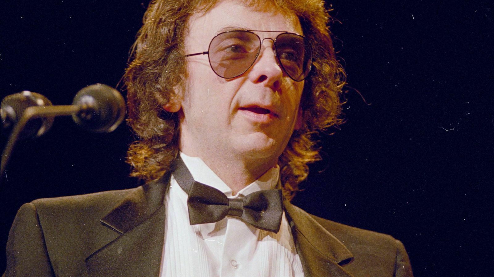 Phil Spector, the Beatles' sound producer, who served his time in jail for the murder, died because of covid