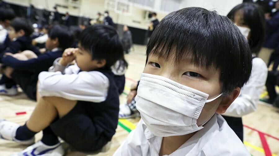 Hygiene and mutual trust: Japan stopped the pandemic without violence against its citizens