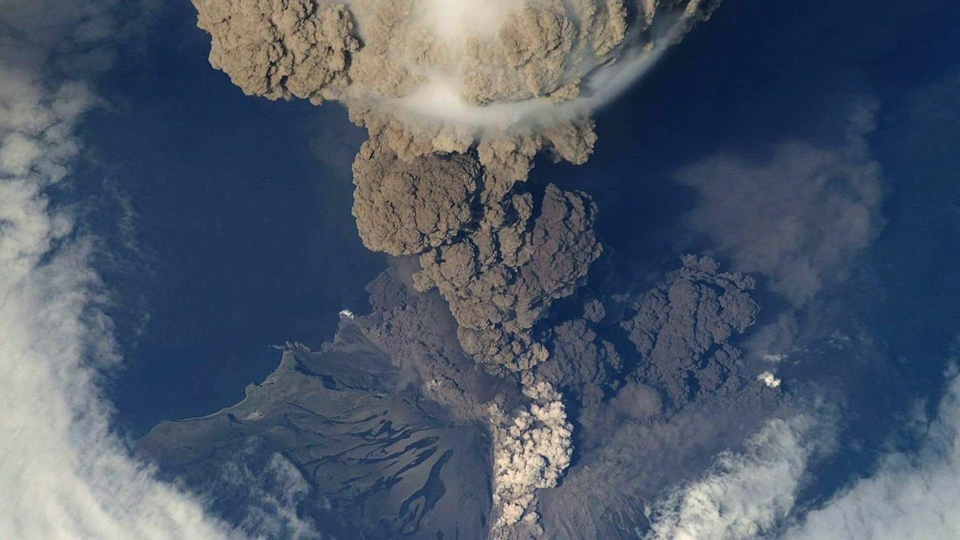 Ashes of the Karymsky volcano covered the south of Kamchatka