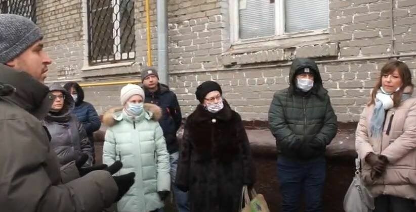 Юрист Клим Лихачев обьясняет жильцам их права 