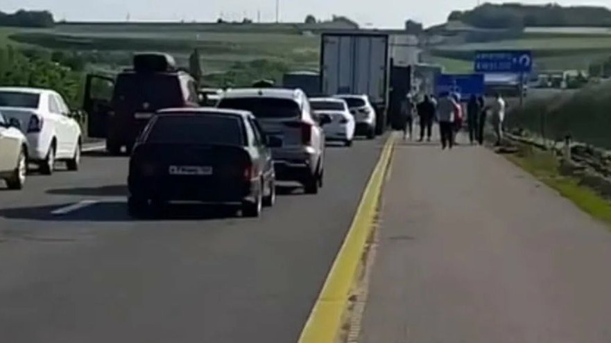 The Silent «Don»: traffic jams on the M4 federal highway stretch for 20-25 kilometers