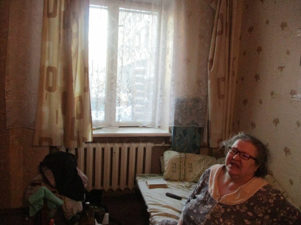 An elderly Muscovite was abandoned in a freezing house that is planned for the demolition