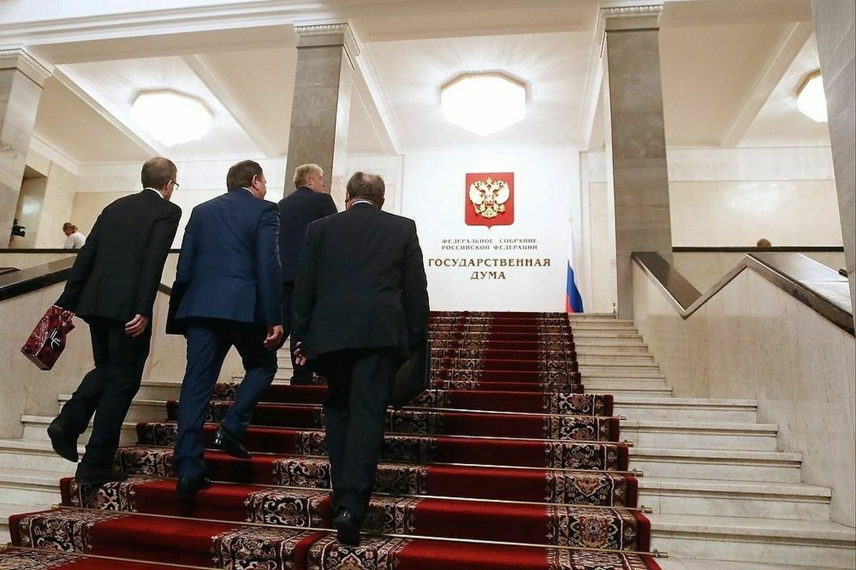 Question of the day: will big officials be allowed to enter the State Duma without QR-codes?