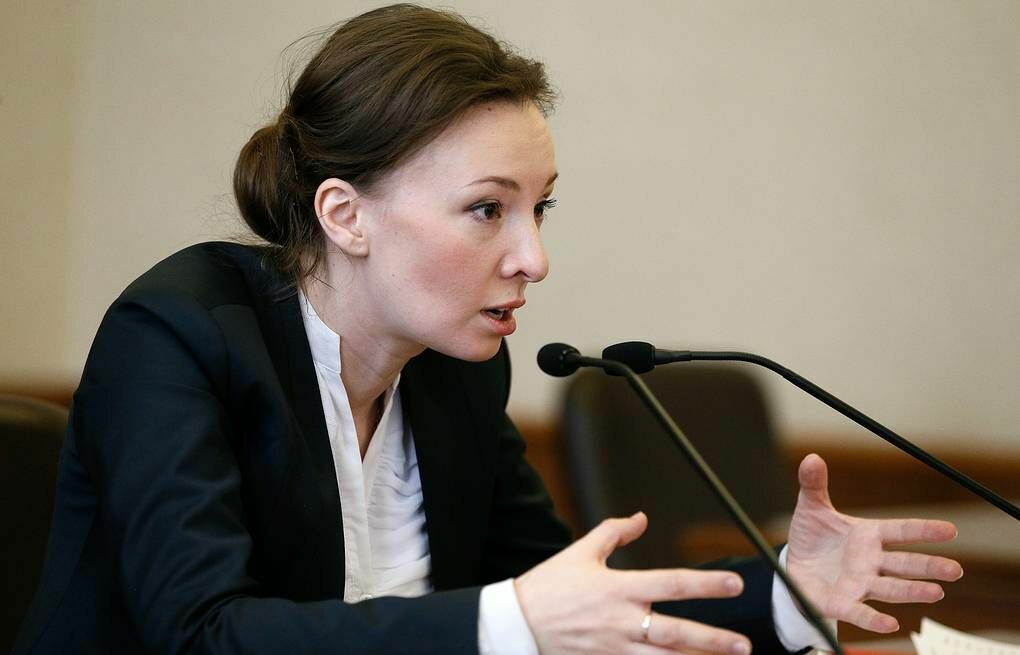 Ministry of Labor did not approve Kuznetsova’s proposal for payments for children of 16 and 17 years old