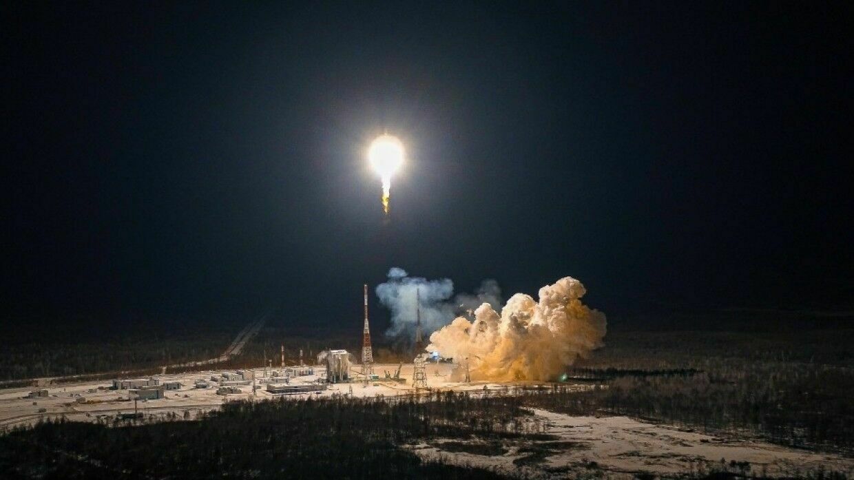 Soyuz-2.1b rocket with British OneWeb satellites launched from Vostochny cosmodrome