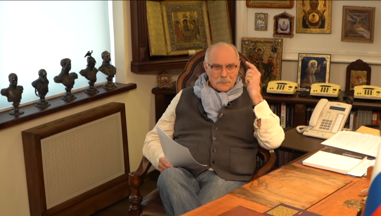 Who exactly did lose mind: Nikita Mikhalkov answered his opponents