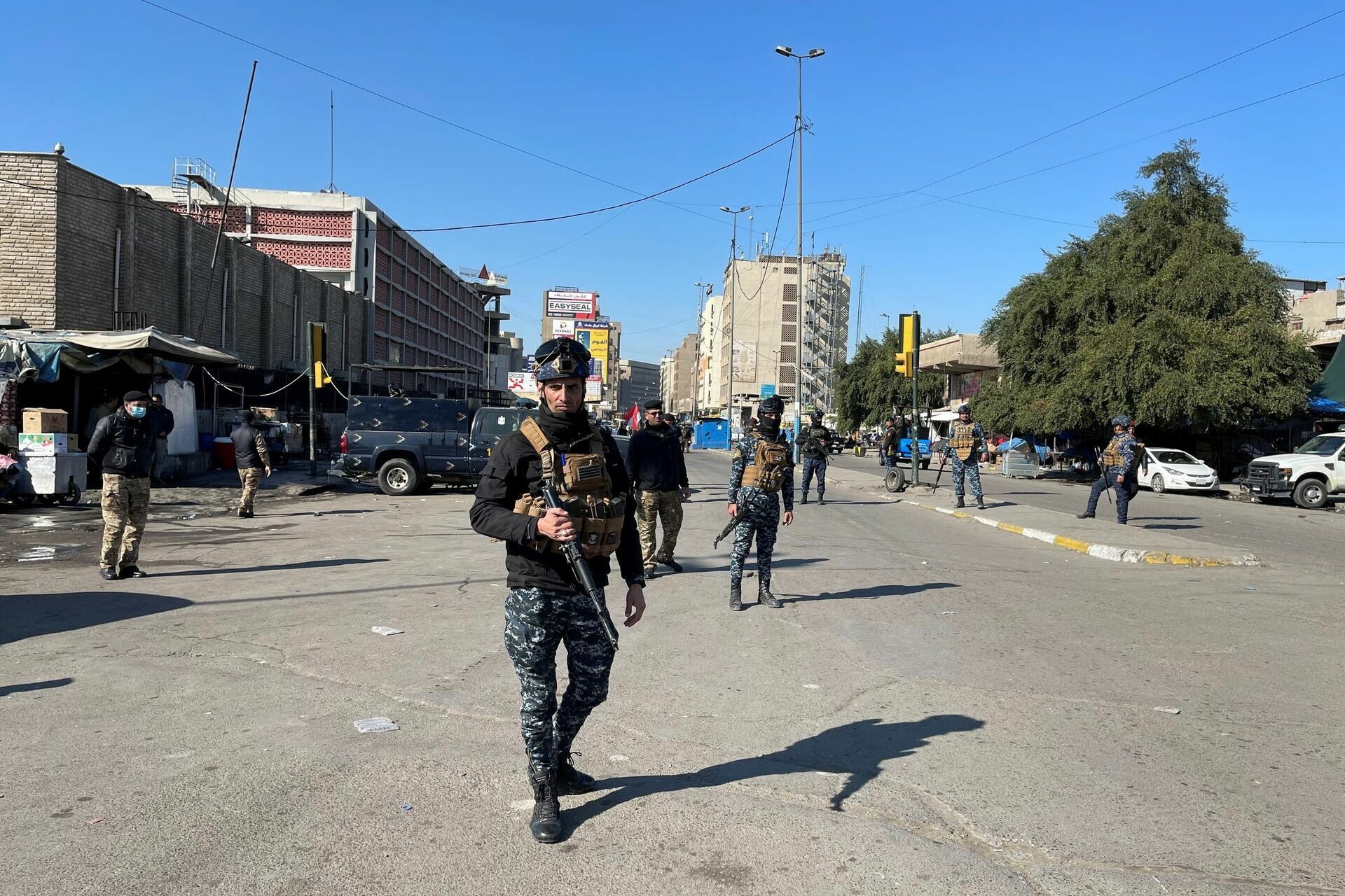 At least 20 people were killed in a double terrorist attack organized by two suicide bombers in Baghdad