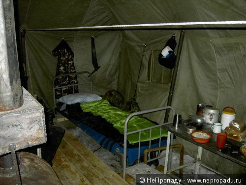 Inside the training tent. Photo https://nepropadu.com