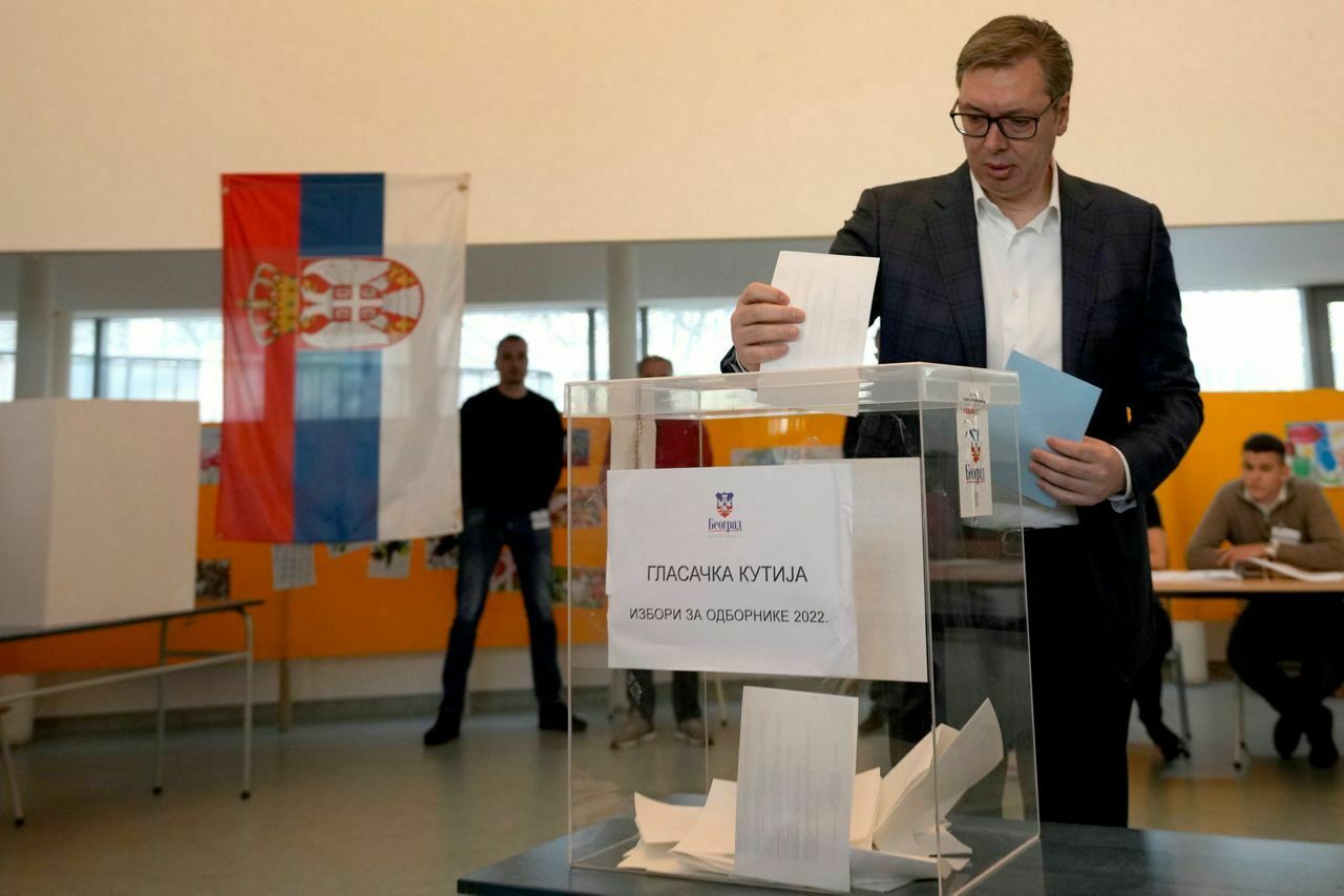 Aleksandar Vučić and his party lead in Serbian elections