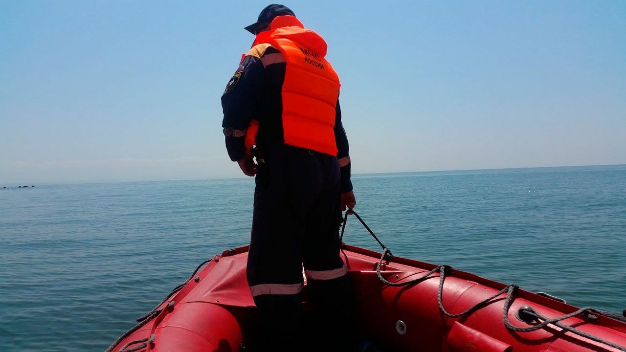 Rescuers found a missing boat in the Caspian Sea