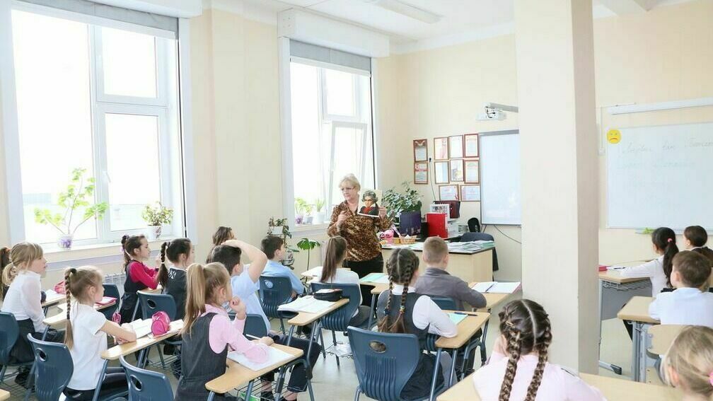The initiative of the day: the State Duma proposed to equate teachers with civil servants