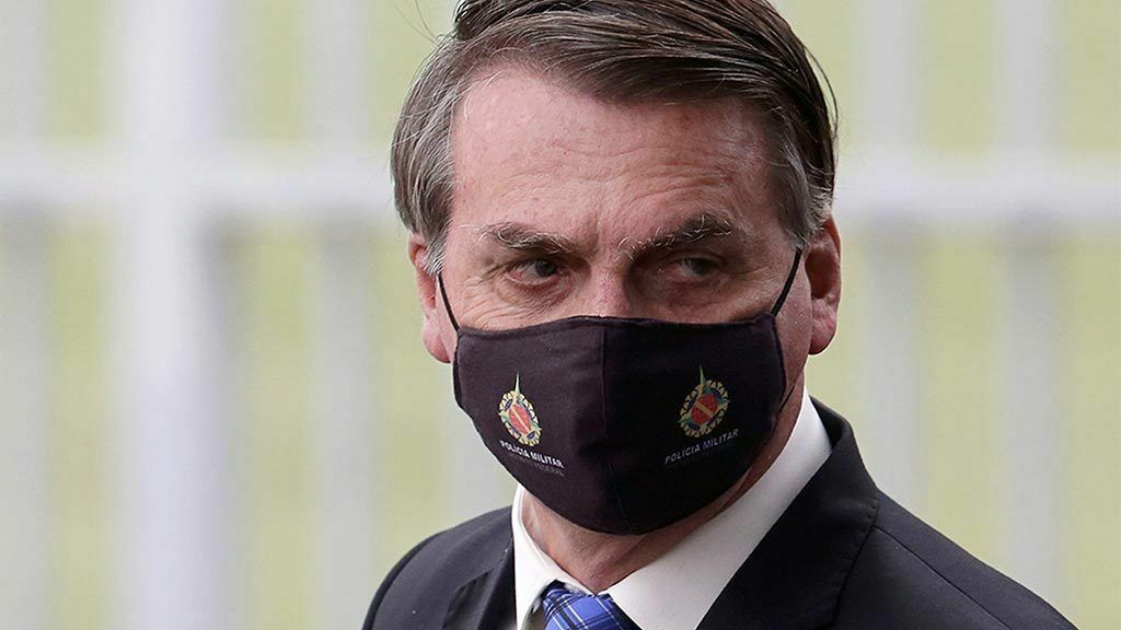 The court obliged the President of Brazil to wear a mask