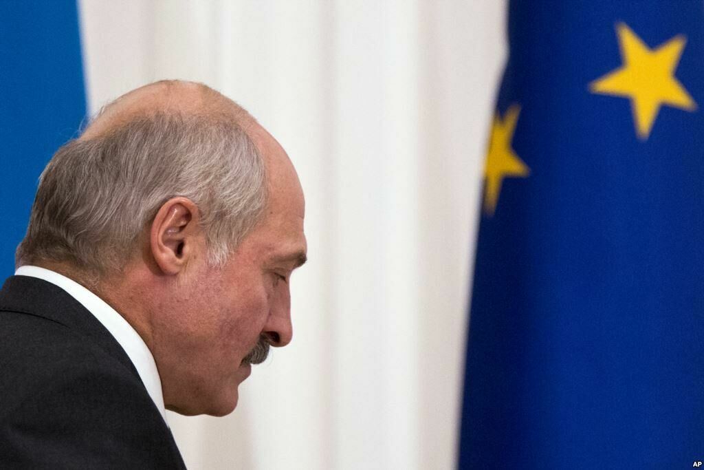 Leading European Parliament parties declared Lukashenko persona non grata