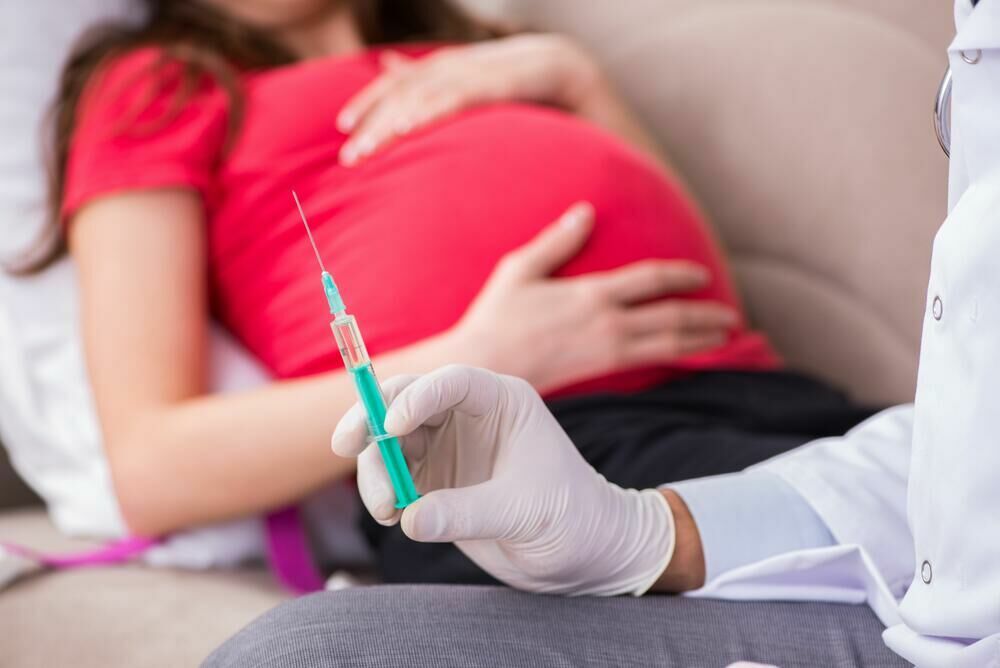 Pregnant Khabarovsk women who refuse vaccination were threatened that otherwise doctors would not give them their babies