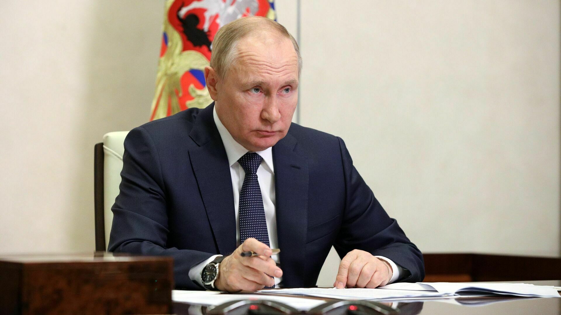 CIA chief William Burns calls Vladimir Putin 'too healthy'