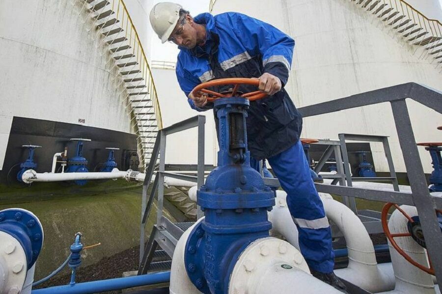 Gazprom reduced gas production by 15%, exports shrank by almost 40%