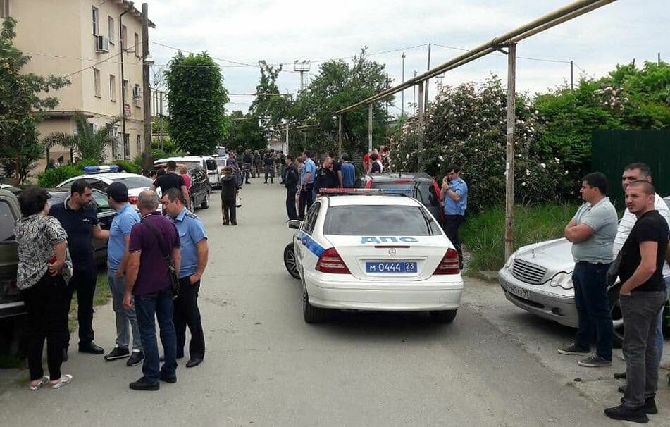A resident of Sochi shot two bailiffs who came to evict him from the house