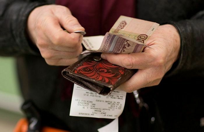 Economists predict a fall in income of Russians by 3-5% by the end of the year