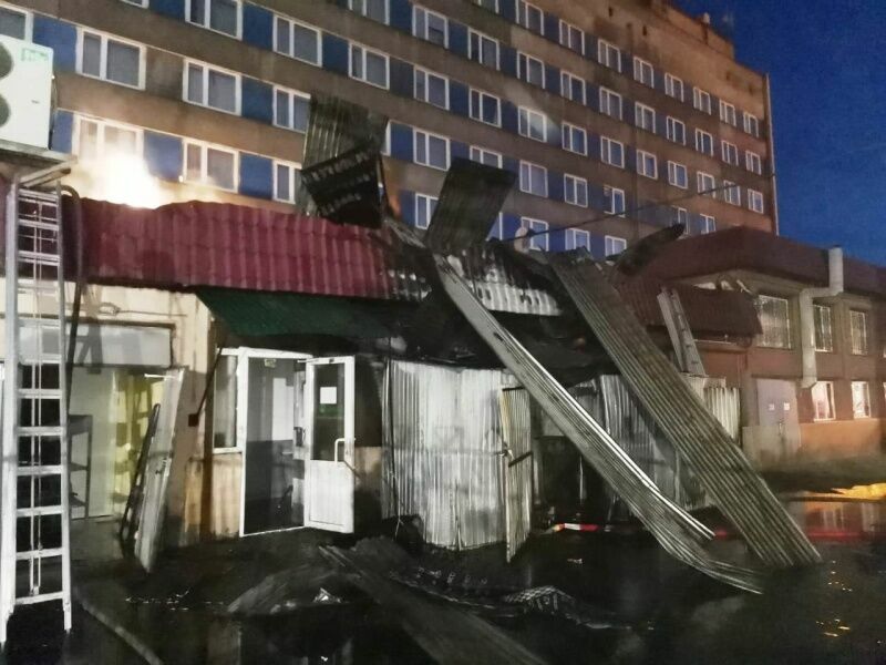 140 people evacuated from a burning supermarket in Irkutsk