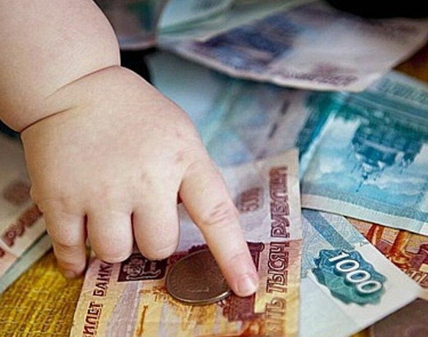 Russian families with children want to receive state financial support after July as well