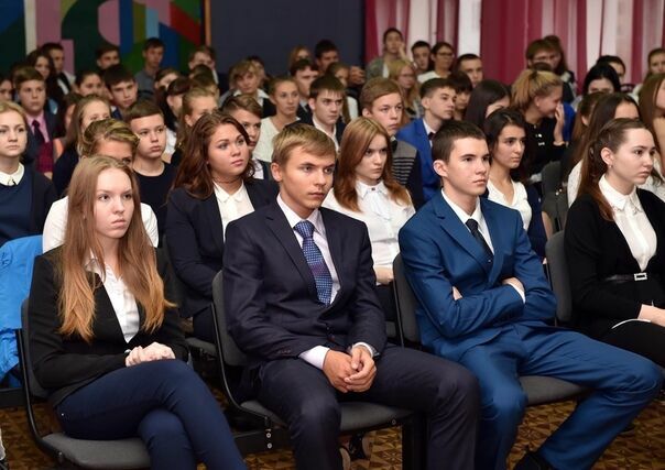 "Just sit and listen": Skolkovo recruits IT conference "participants" for money