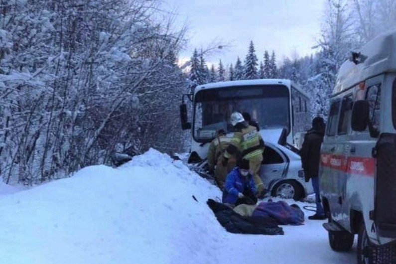 In Krasnoyarsk Territory, two children and two adults died in a bus accident