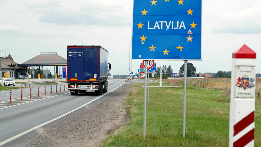 When entering Latvia, Russian citizens are required to condemn the government of the Russian Federation