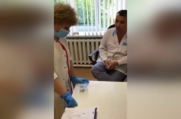 The head physician of Kaluga polyclinic was removed from work after "vaccination" with saline