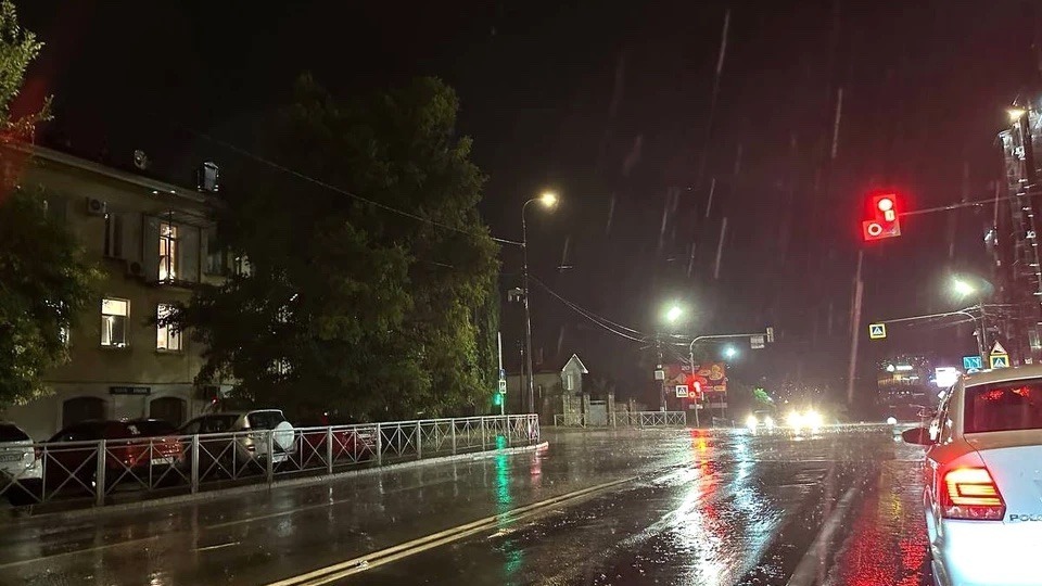 Part of Sevastopol is left without electricity due to a powerful downpour (VIDEO)