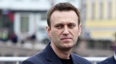 Poison found in Navalny's body is also dangerous to those around him