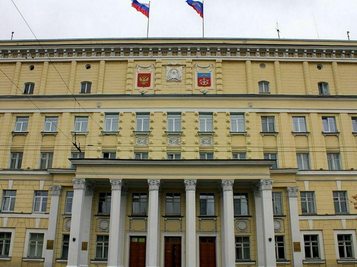 The building of the government of the Murmansk region was pelted with Molotov cocktails