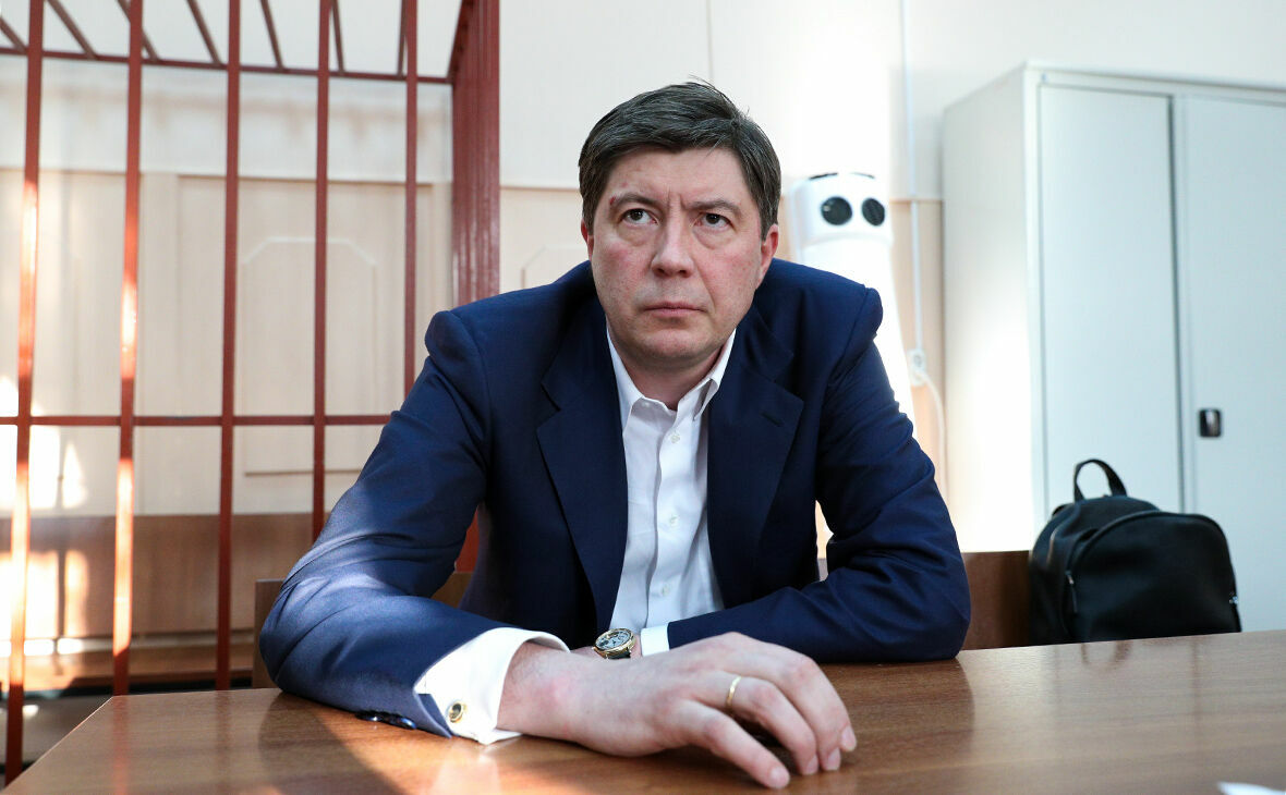 210.5 billion rubles demanded from the owner of bankrupt bank "Yugra"