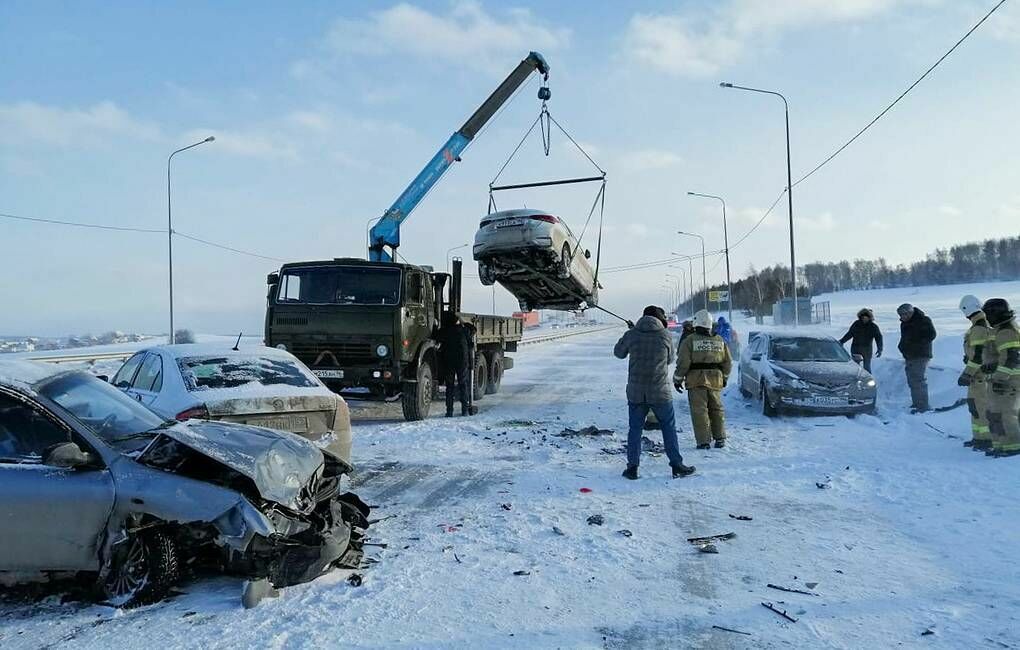 An accident of 20 cars provoked a 3 km traffic jam on the M5 Ural highway