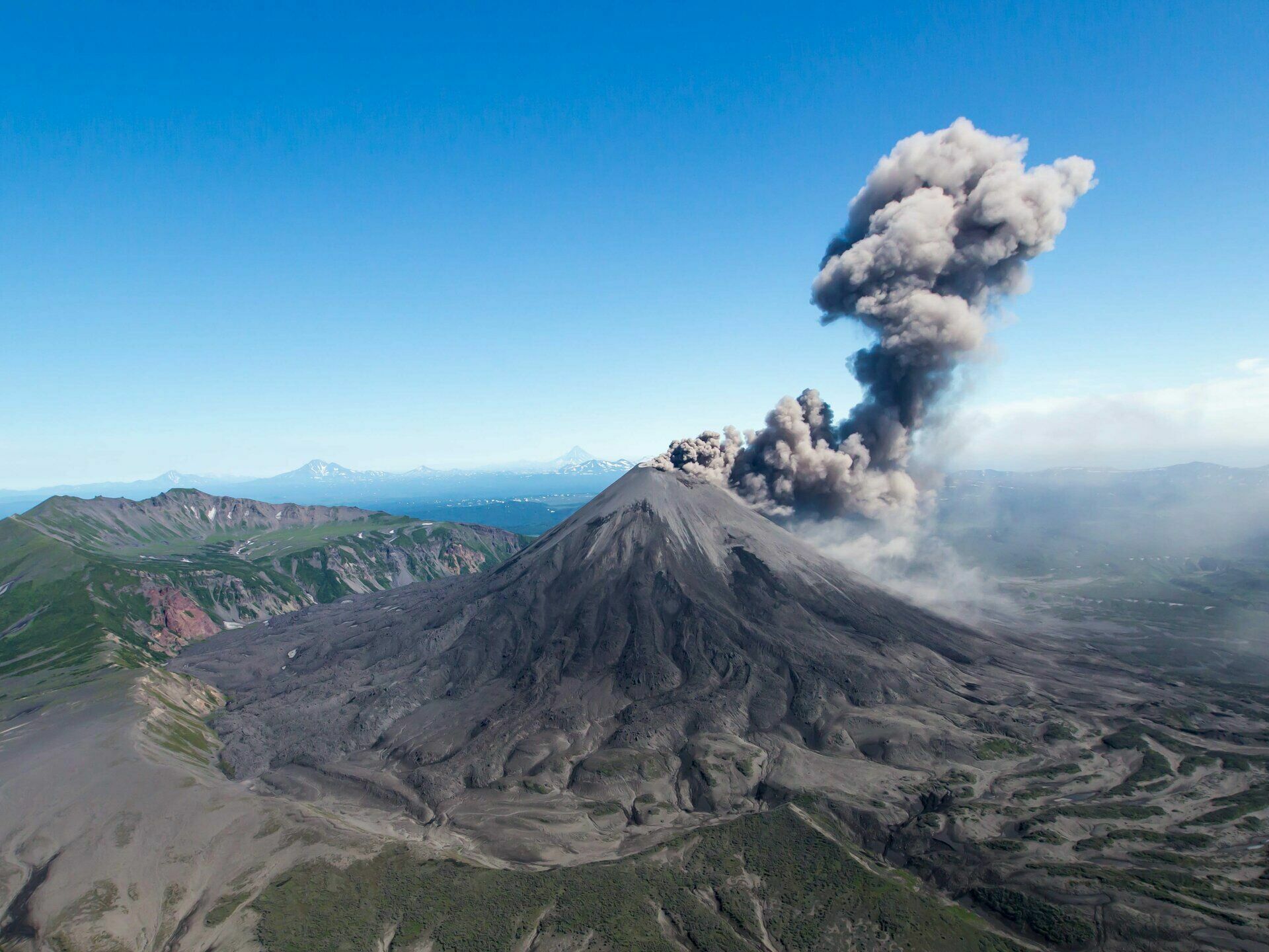 In Kamchatka, the Karymsky volcano threw ash to a height of 10 km