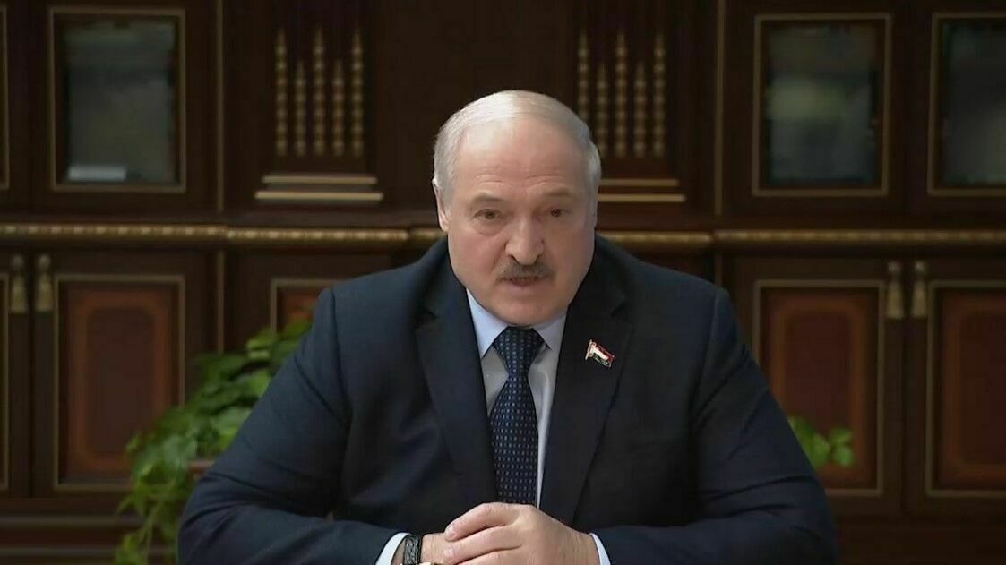 Lukashenko called the president of Ukraine a "nit" for the attempted sabotage in Machulishchi