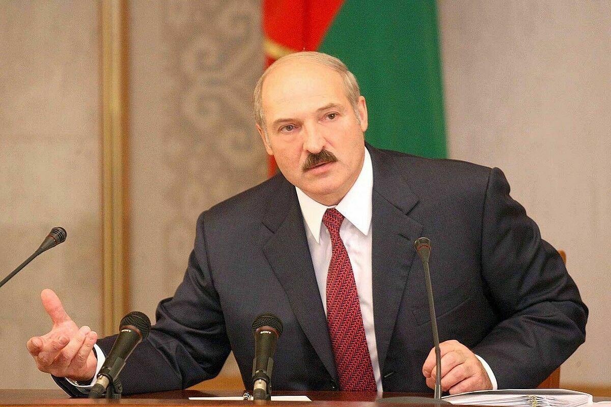"Cut with a hot iron": Lukashenko attacked private business