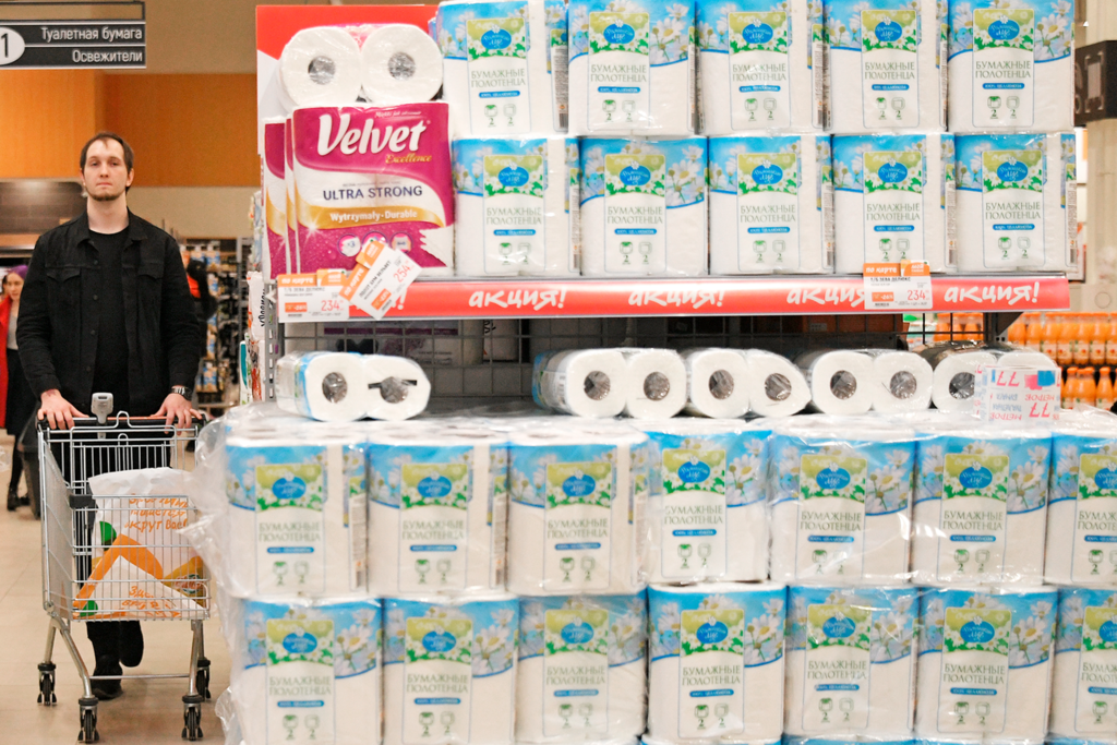 Restrictions on the sale of pasta and toilet paper returned in Britain