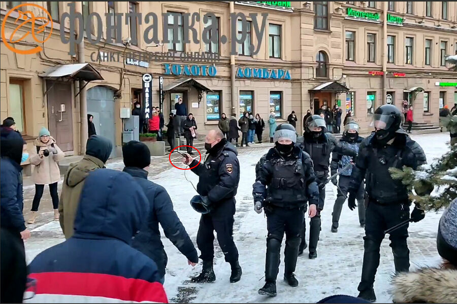 With a pistol against snowballs: how the St. Petersburg police interpret the law about itself