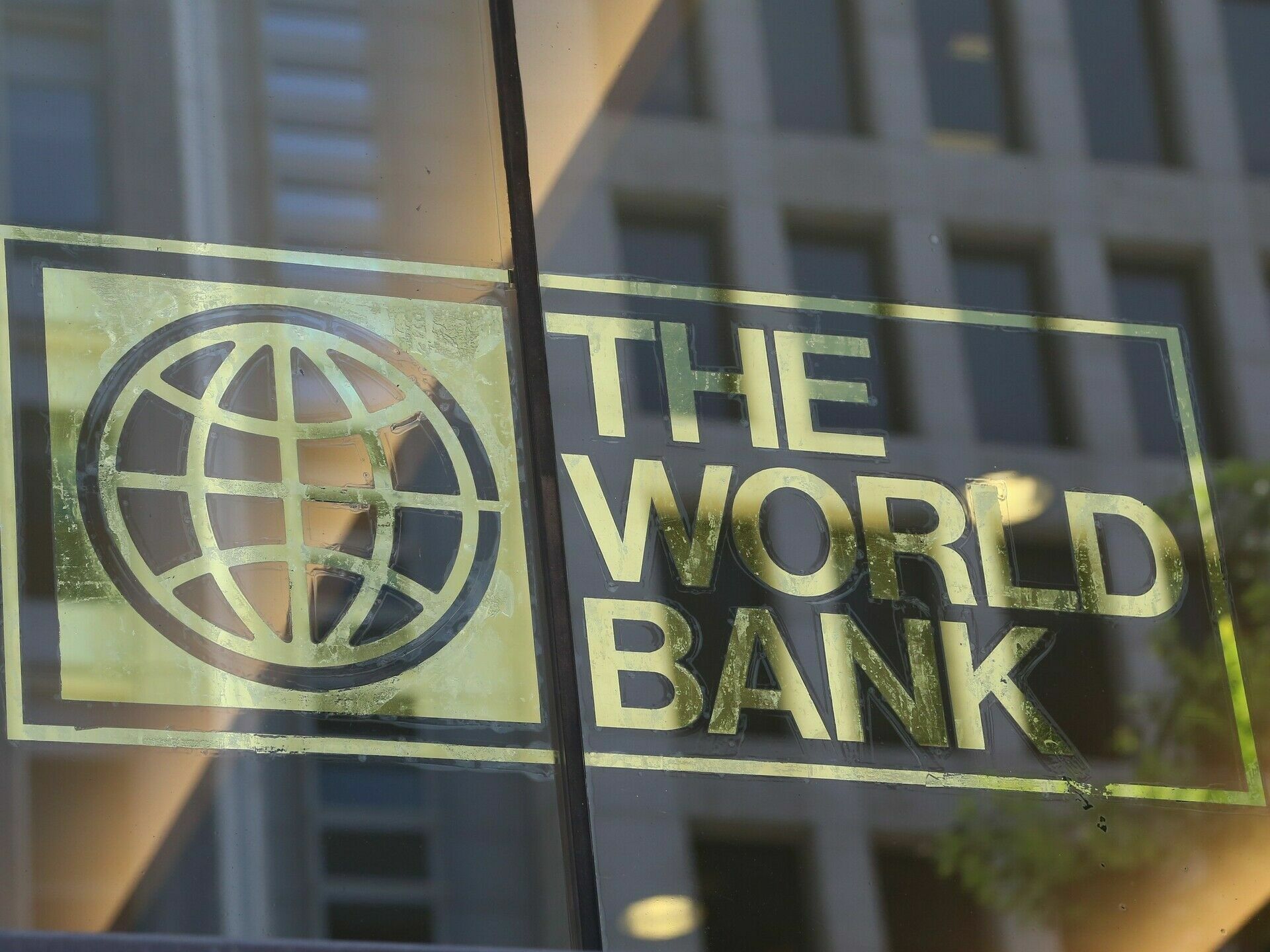 World Bank approves $1.49 billion aid to Ukraine