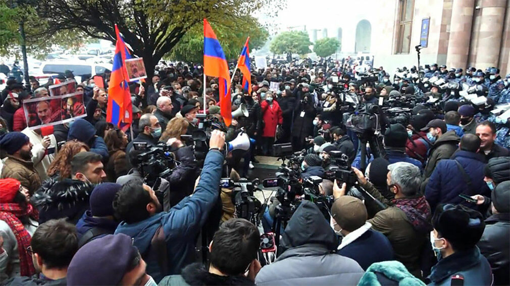 Thousands of people marched in Yerevan, demanding Pashinyan's resignation