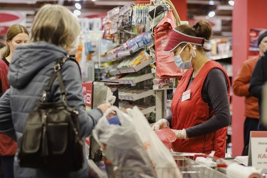 Russians again buy goods for the future use, fearing a new quarantine
