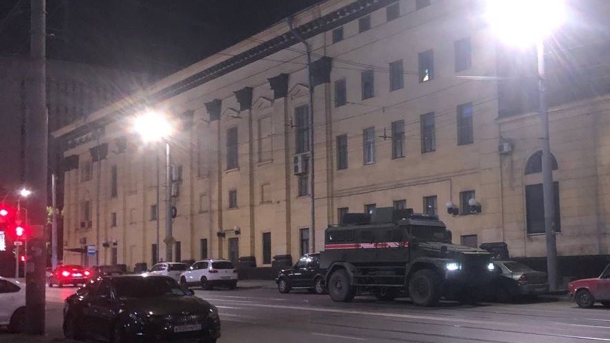In Rostov, the armored personnel carrier blocked one of the main streets — Budyonny Avenue