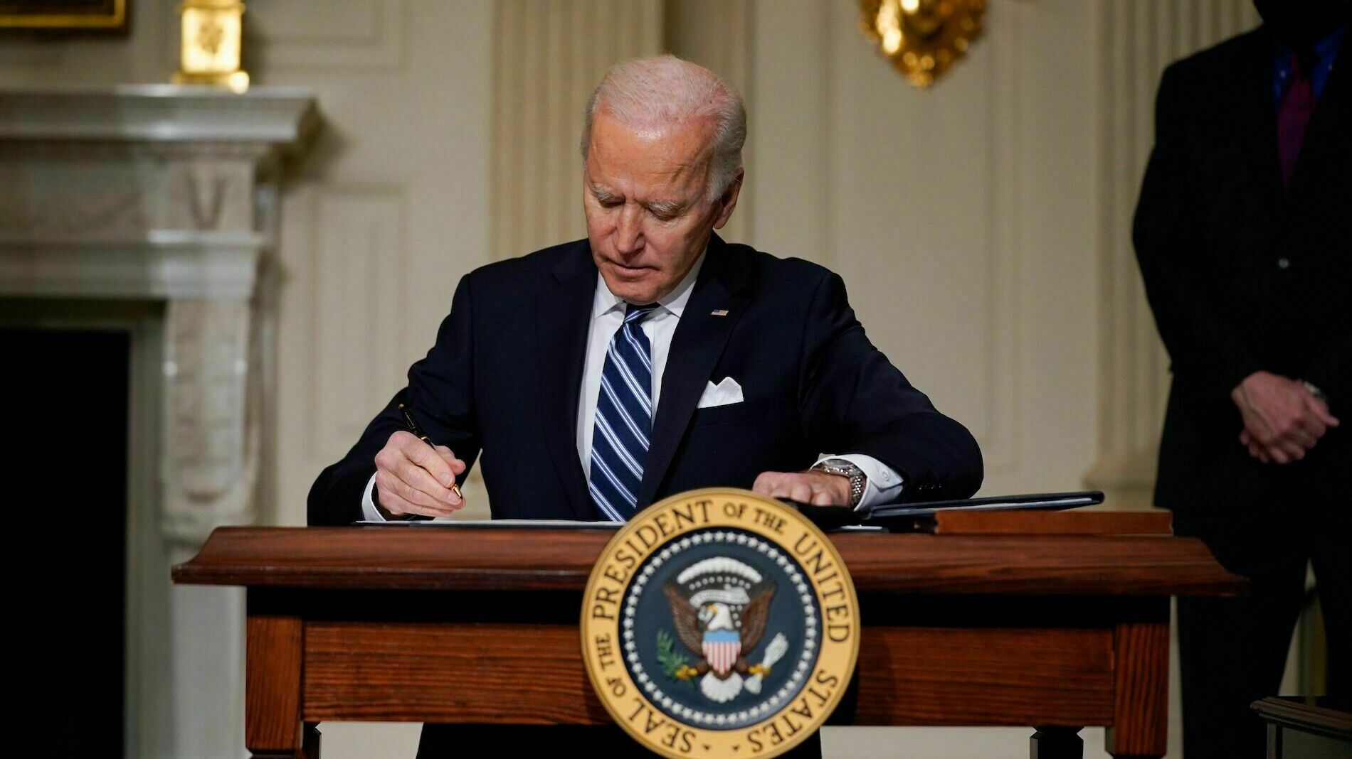 Joe Biden Signs $1.7 Trillion Budget Bill which includes the Help for Kiev