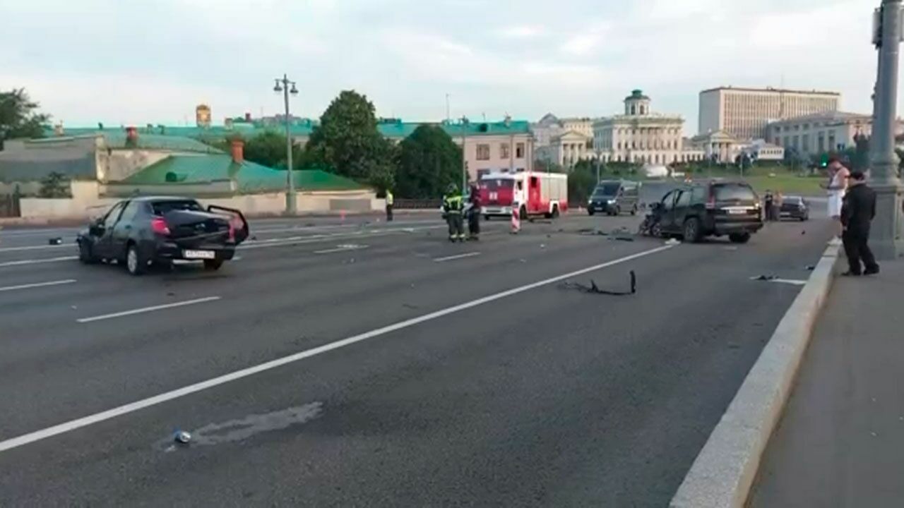 Two people died in an accident on the Big Stone Bridge in Moscow
