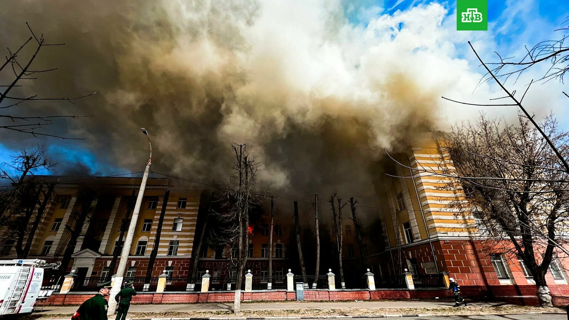 “People are jumping out of windows”: a fire in a defense research institute in Tver spread to 1,500 meters