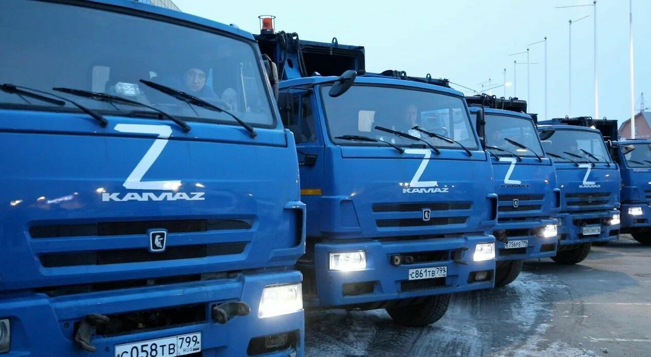 Garbage trucks with the Z symbol set out in the Moscow region