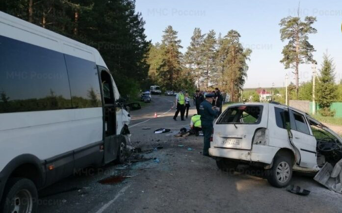 Three people died and 11 injured in an accident in Altai